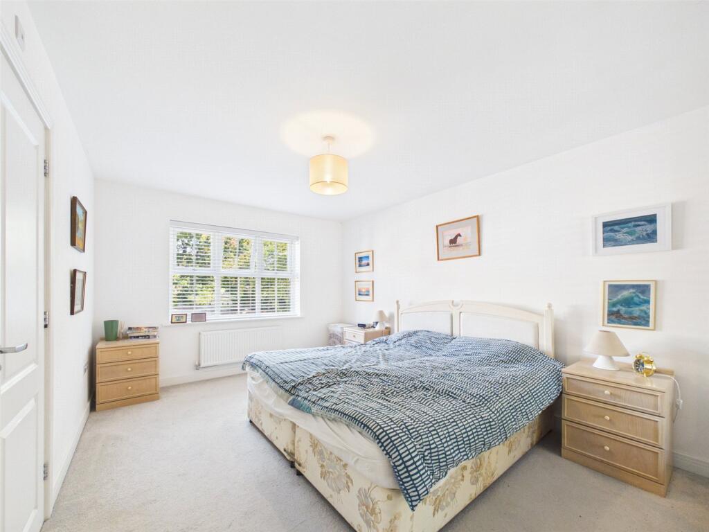 House in New Forest, Heatherstone Grange, Sopley - More