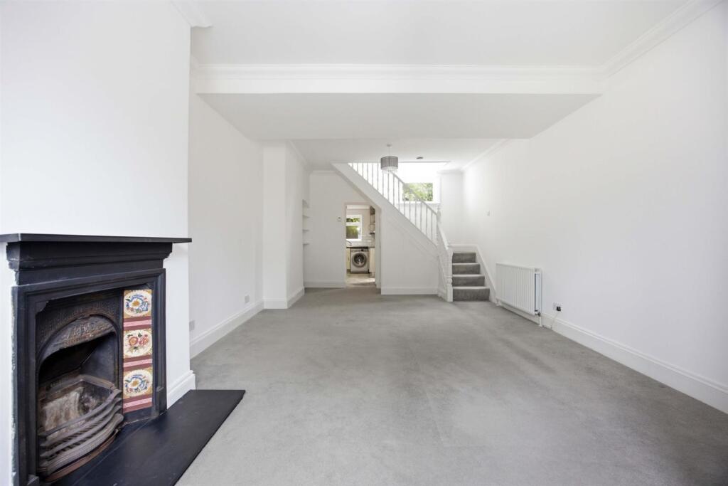 House in London, Cowley - View 4