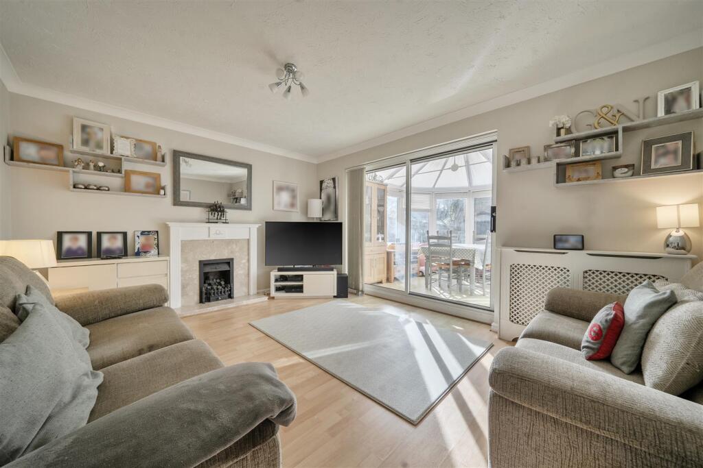 House in Surrey Heath, Bagshot - View 2