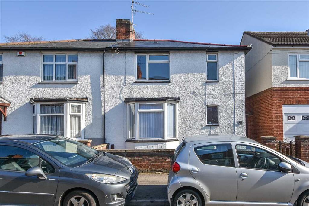 Main image of property: Gisburne Road, Wellingborough, Northants, NN8 4EE