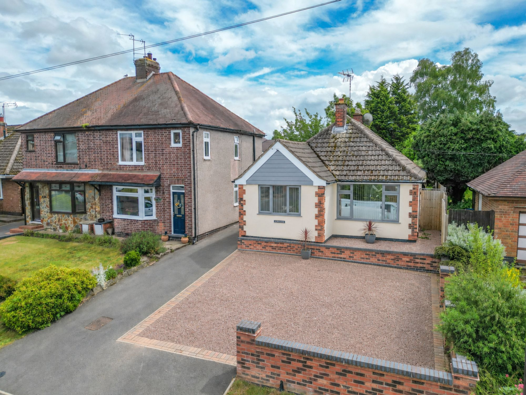2-bed detached on Barnacle Lane, Bulkington, CV12, £360,000