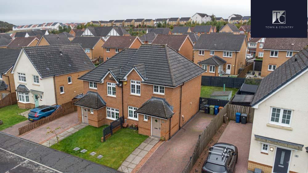 3-bed semi-detached on 10, Lion Mews, Kirkintilloch, G66 3QY, £270,000