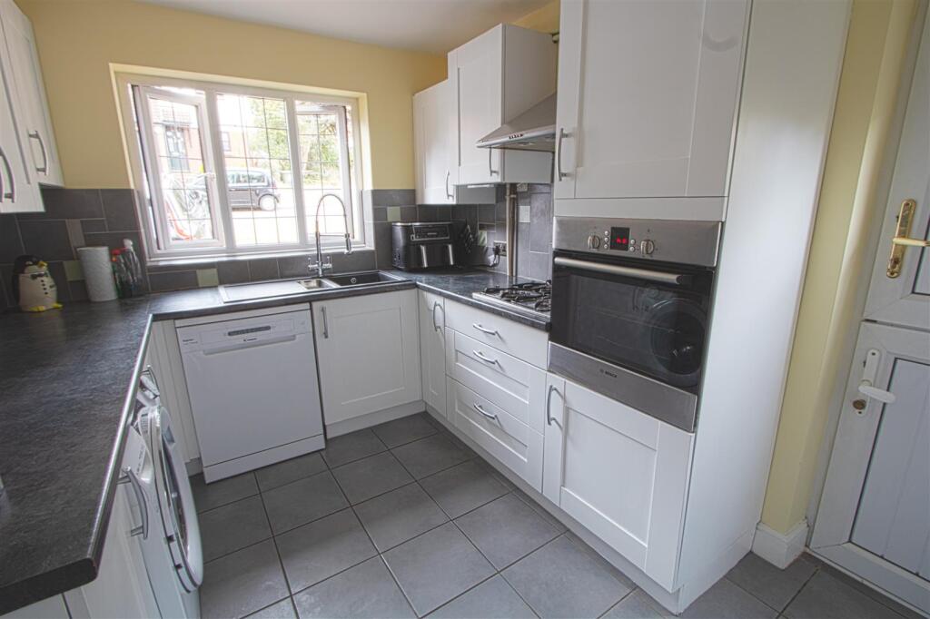 House in Basildon, Great Burstead and South Green - View 4