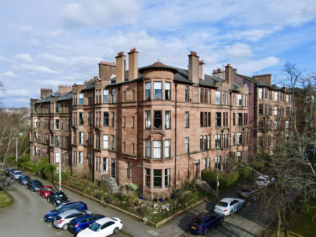 Main image of property: 3/2 20 Queensborough Gardens, Hyndland, G12 9PP