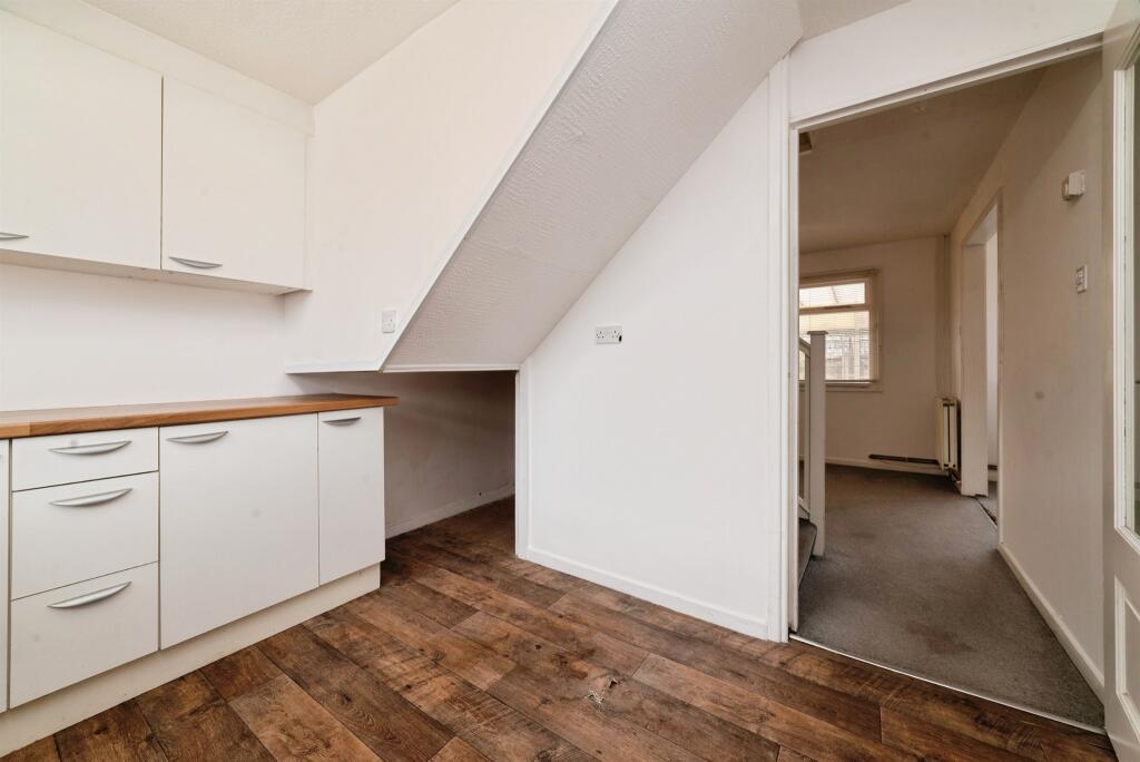 House in Hull - View 5