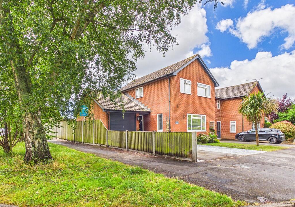 House in New Forest, Bransgore - View 2
