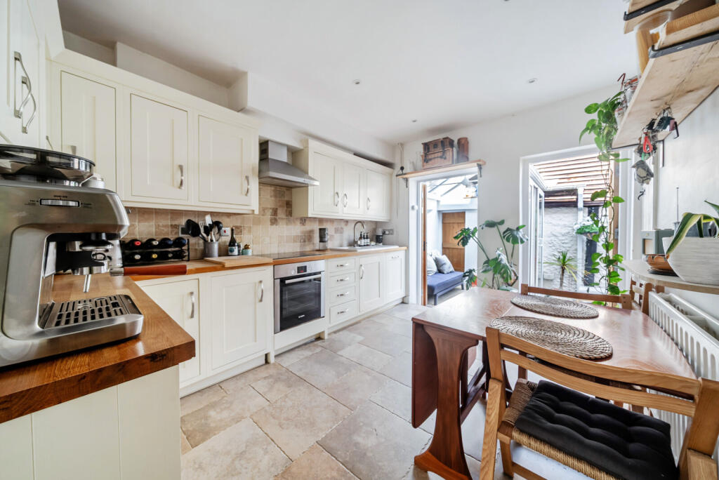 House in Guildford - View 4