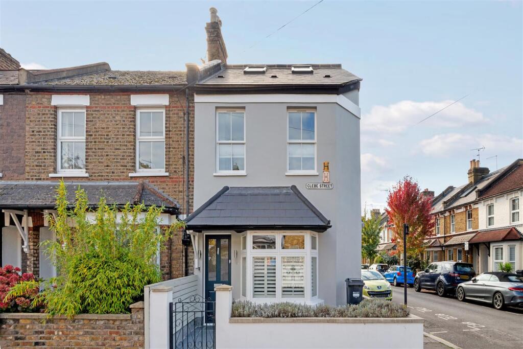 Main image of property: Glebe Street, London, W4