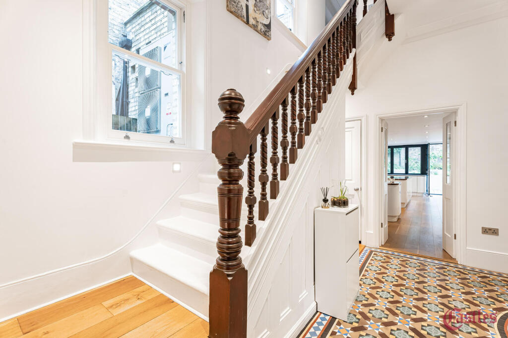 House in London - View 5
