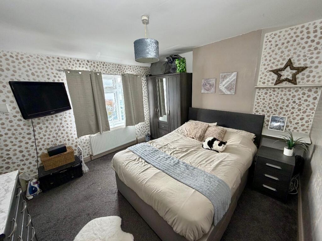 Connaught Avenue, Warrington – další