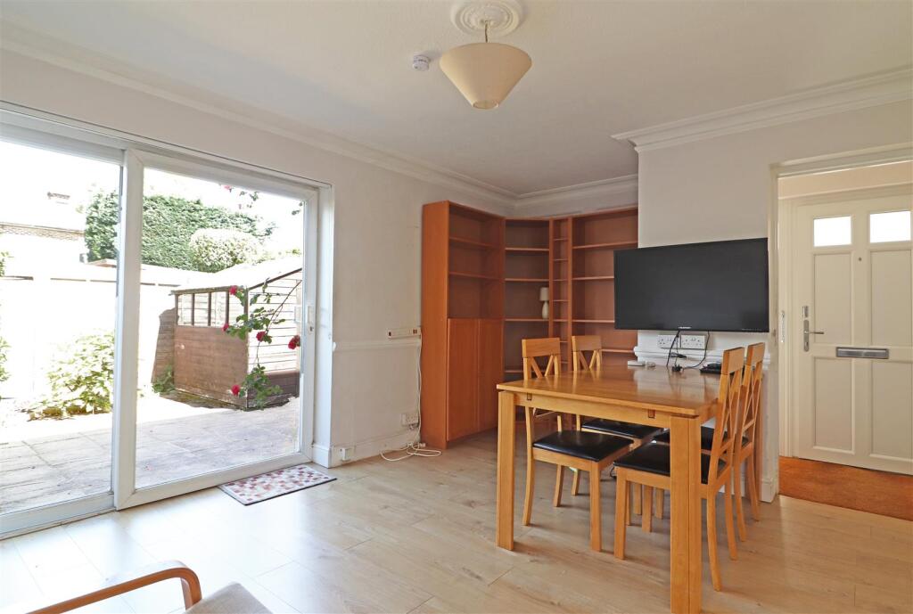 Endsleigh Road, Merstham - View 6
