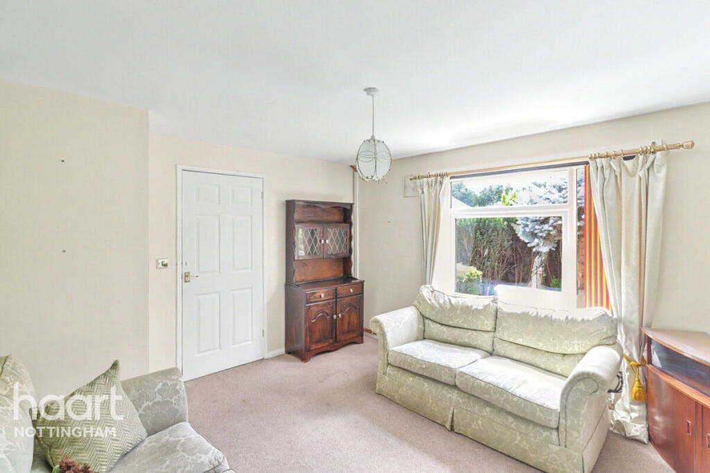 Trafalgar Close, Radford photo 4