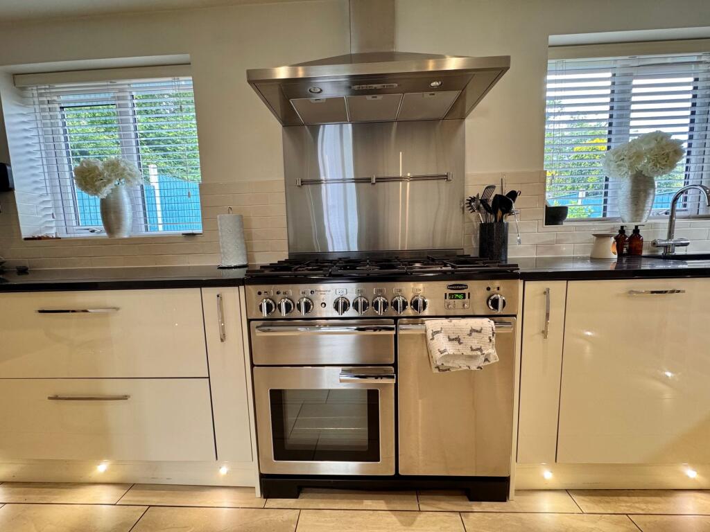 Chaucer Drive, Galley Common, CV10 - View 5