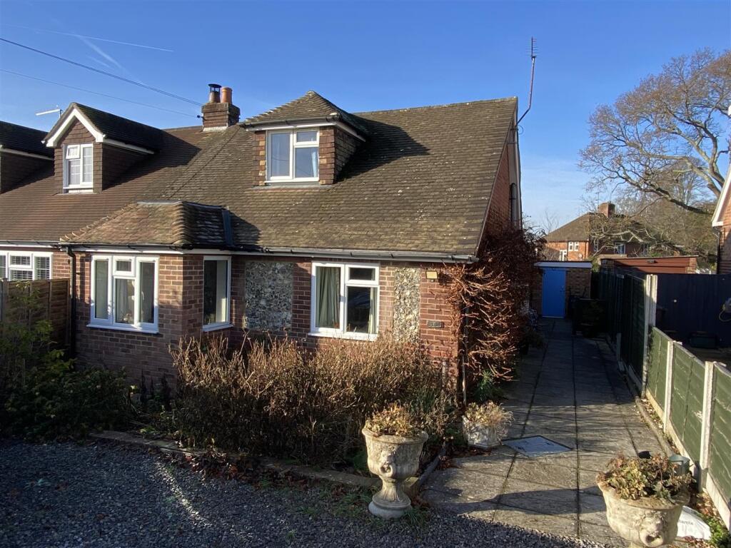 3-bed semi-detached on West Ridge, Bourne End, £590,000