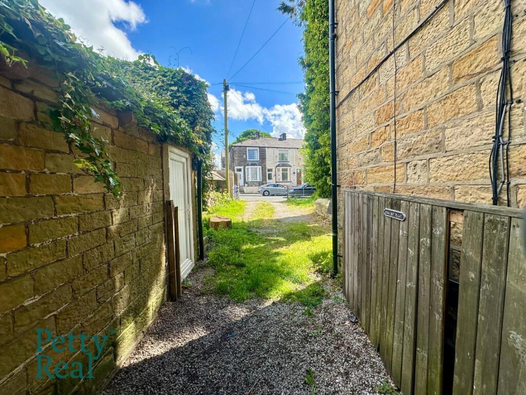 House in Pendle, Brierfield - More