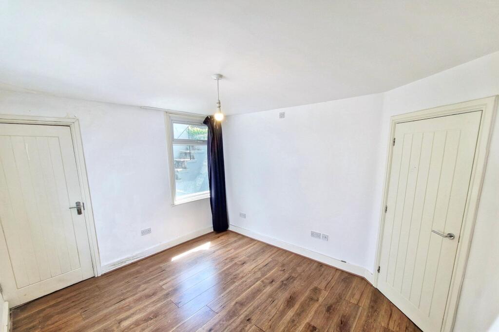 Apartment in Brighton, Queen's Park - View 4