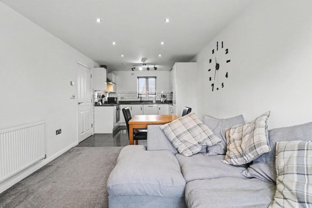 Apartment in Southampton - View 2