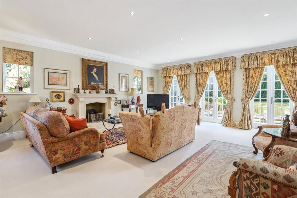 House in Elmbridge, Surrey - View 5