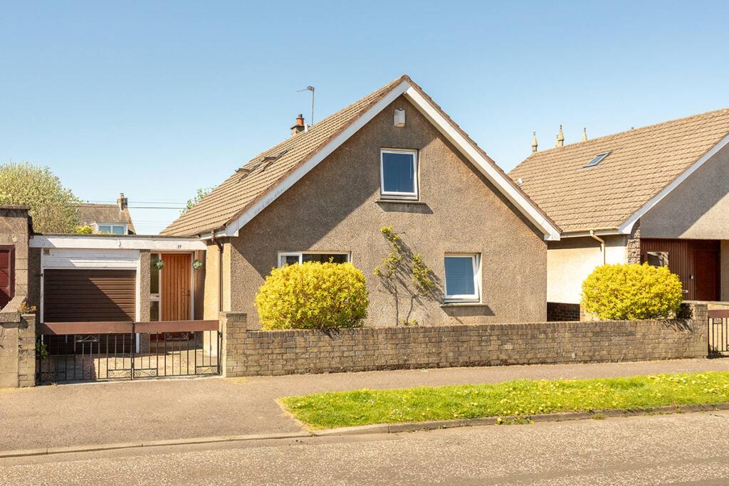 Main image of property: 17 Viewforth Avenue, Kirkcaldy, KY1 3BN