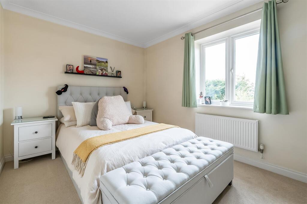 House in Kingston upon Thames - View 4