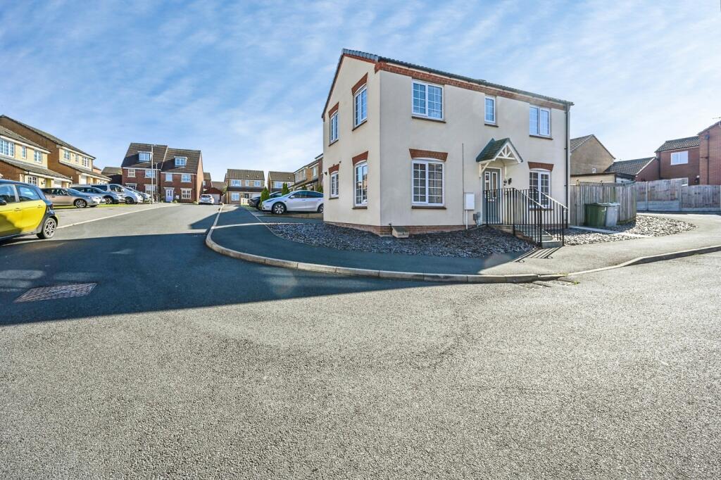 Main image of property: Goldcrest Avenue, Rainworth, Mansfield, Nottinghamshire, NG21