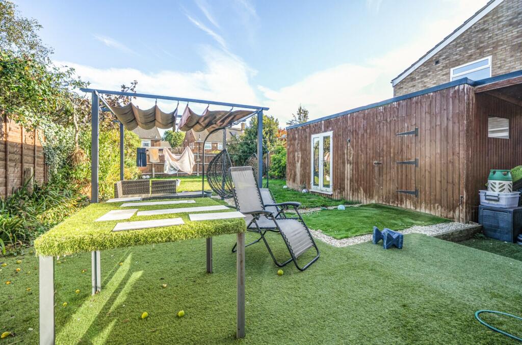 Elgar Close, Tonbridge, TN10 photo 2