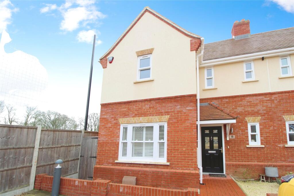 2-bed semi-detached on Joslin Close, Colchester, Essex, CO4, £300,000