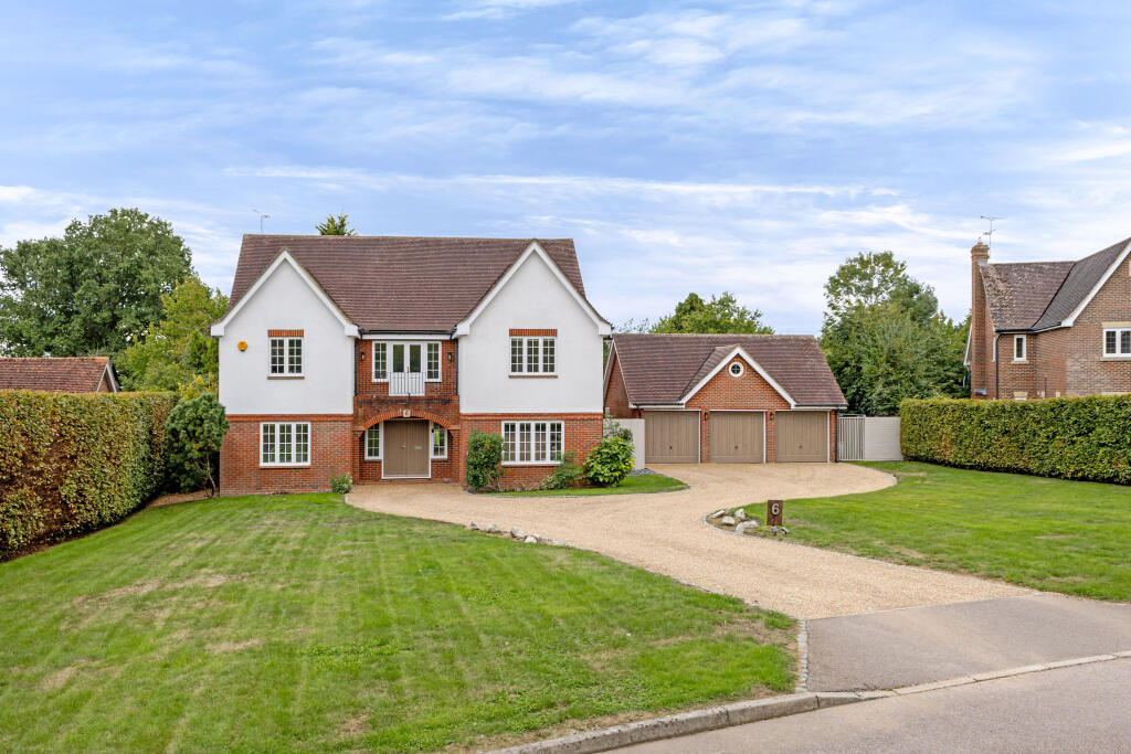 Main image of property: Oakland Close, Horsham, RH13