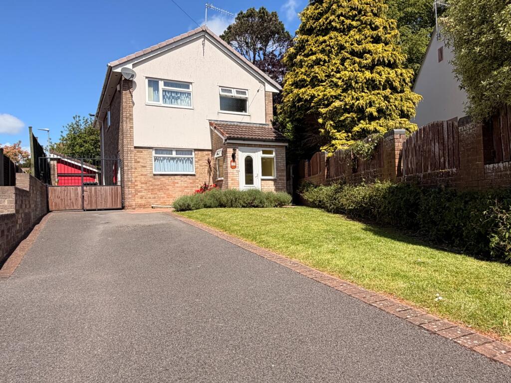 3-bed detached on St. Peters Road, Portishead, Bristol, Somerset, BS20, £470,000
