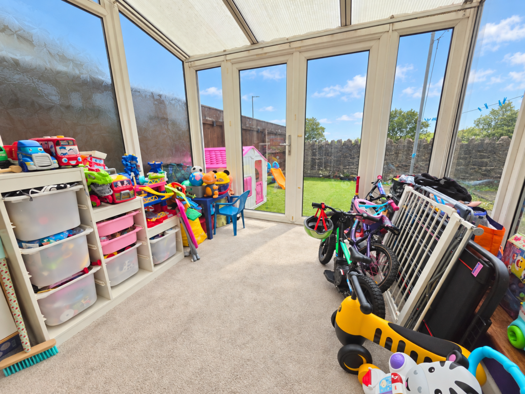 House in Plymouth - View 4