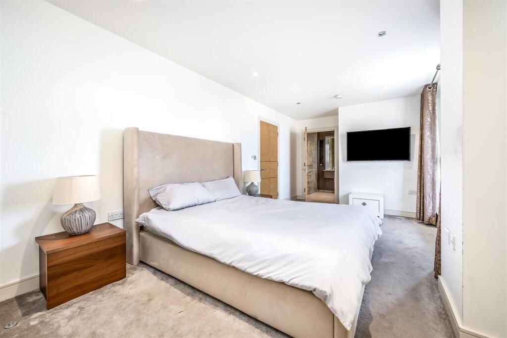 Apartment in London - View 5