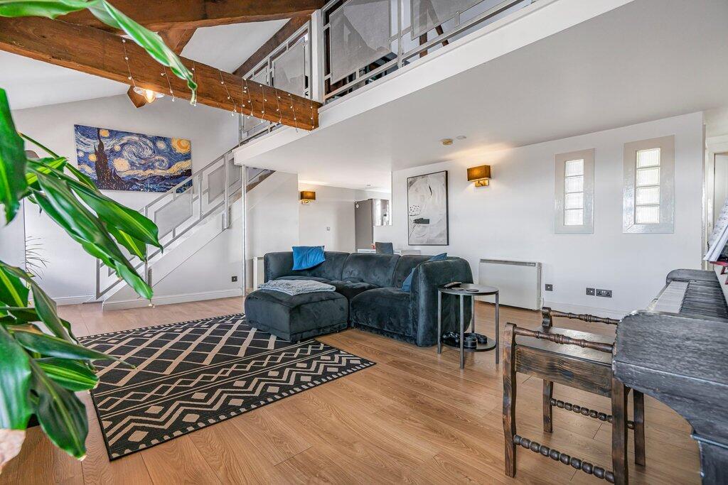 Apartment in Macclesfield, Cheshire East - More