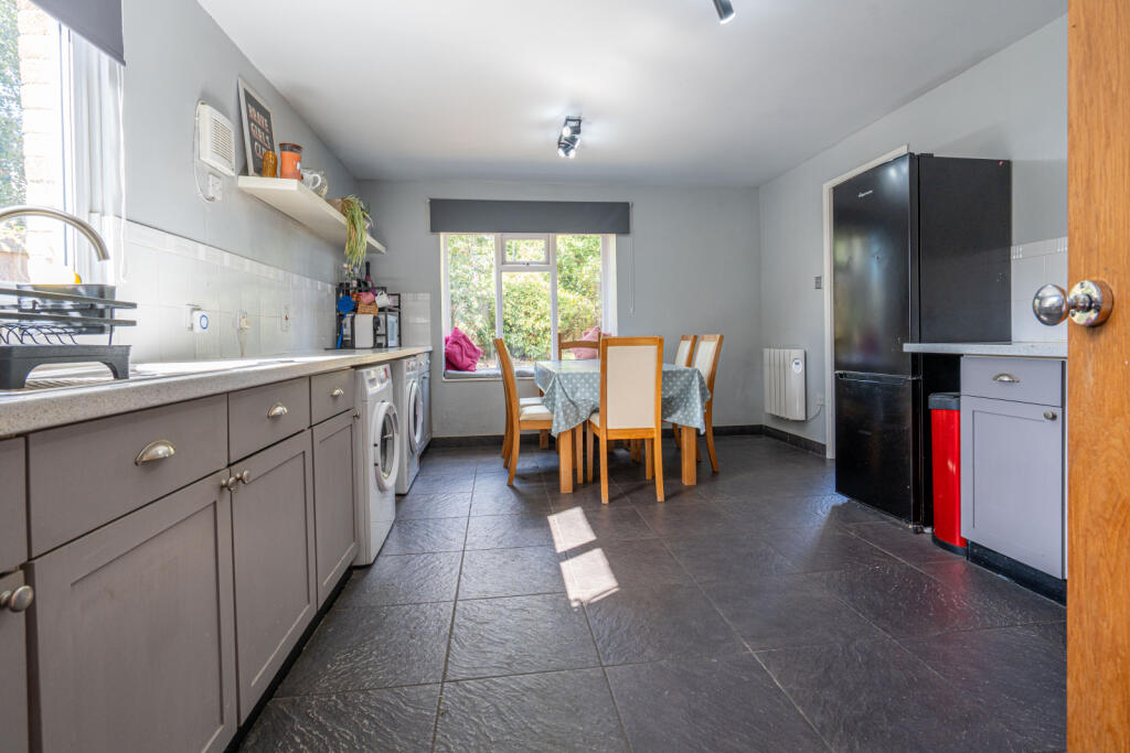 Apartment in East Suffolk, Rendlesham - View 2