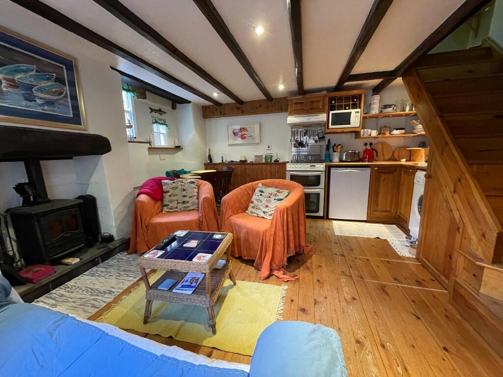 2-bed house on Megs Cottage, Barbers Yard, TS13 5BP, £250,000