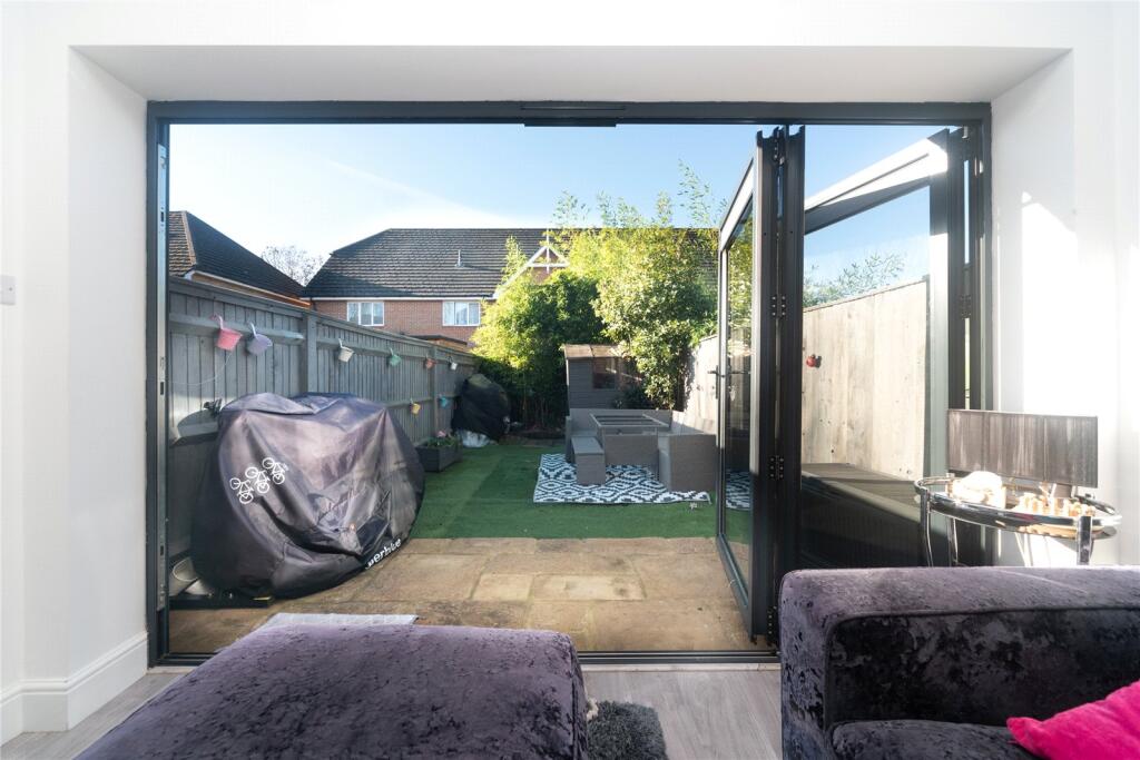 Campbell Close, Byfleet, West Byfleet, Surrey, KT14 - View 6