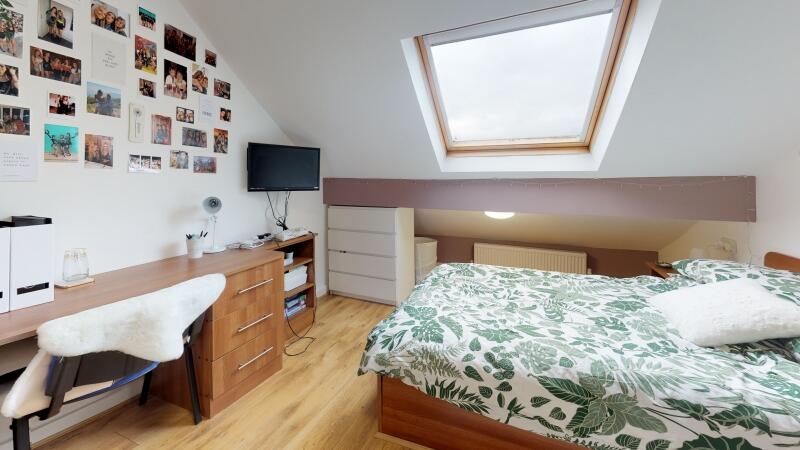 House in Leeds, West Yorkshire - View 5