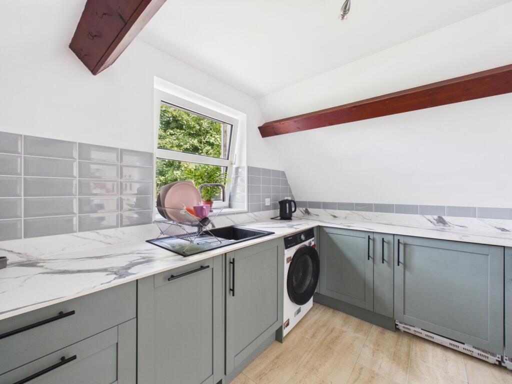Apartment in Neath, Cimla - View 4