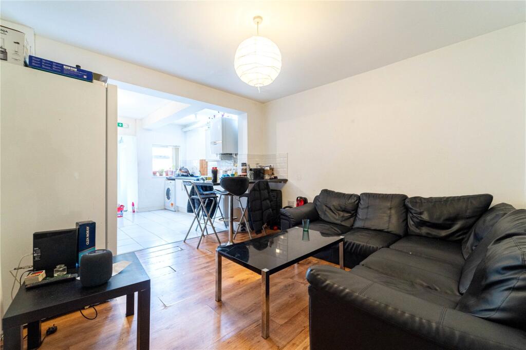 6 bedroom house for rent