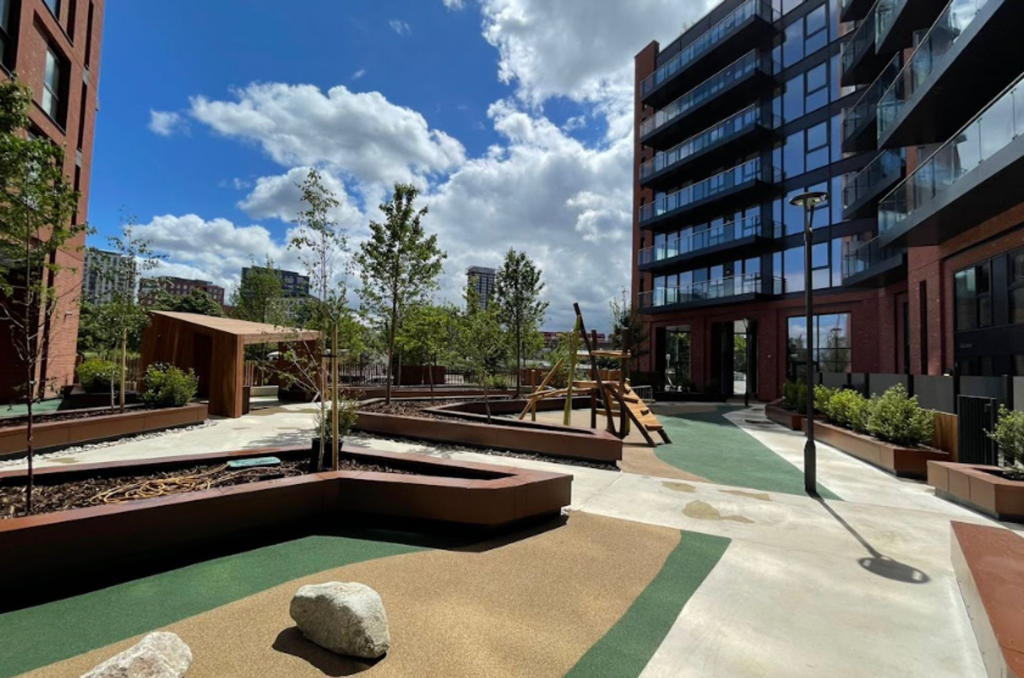 Silvocea Way, Avalon Point, E14 - View 2