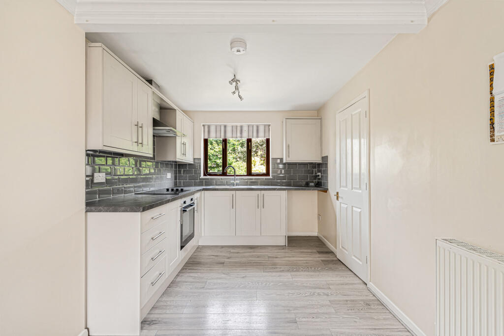 House in Gloucester - View 4