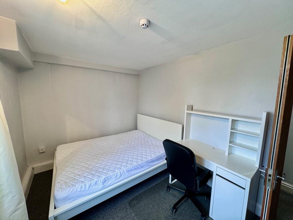 Apartment in Nottingham, Carrington - View 5