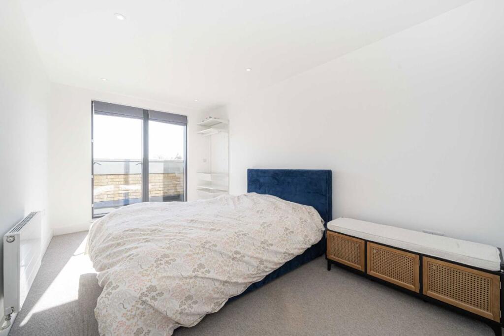 Apartment in Twickenham - View 5