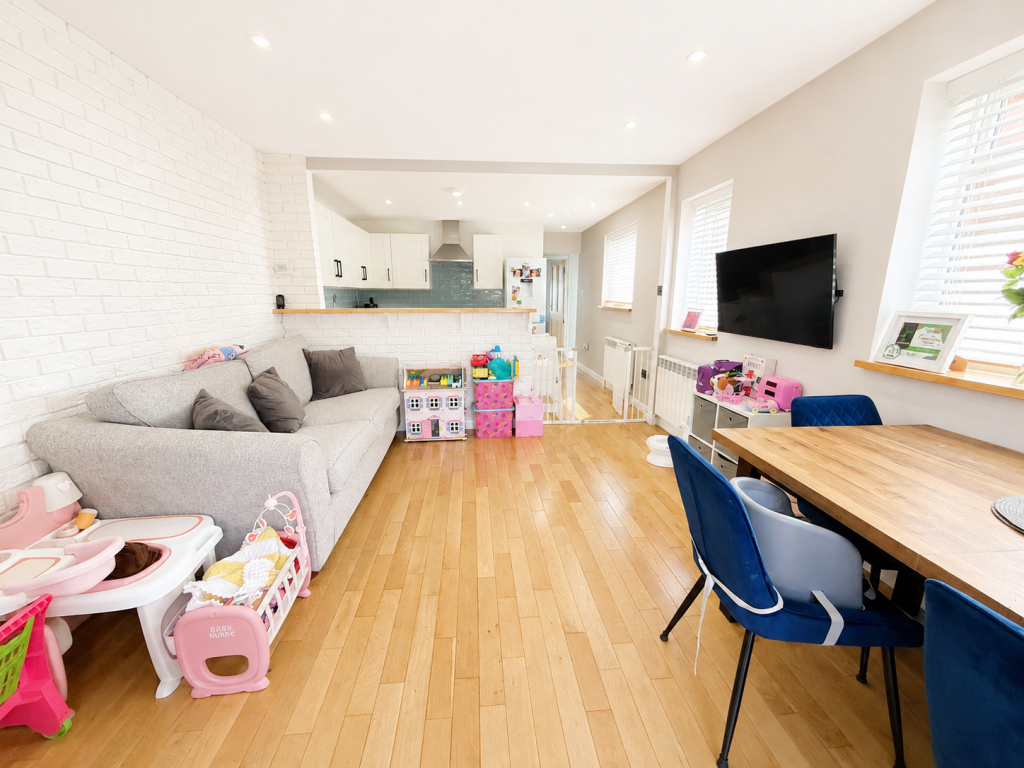 House in Southampton - View 2