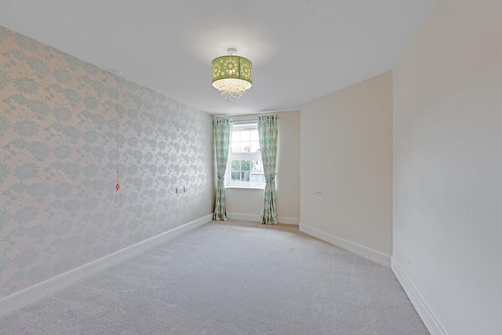 Apartment in Epping Forest, Ongar - More