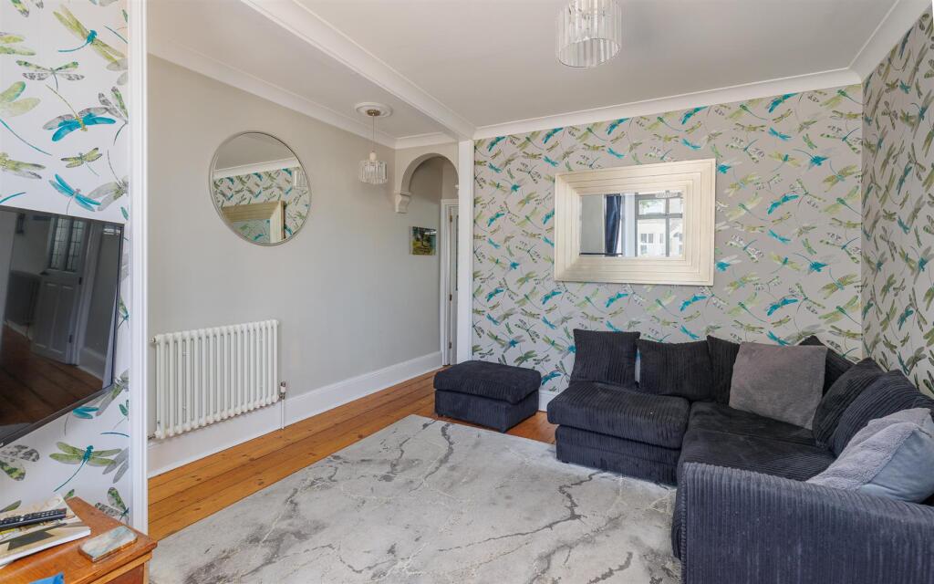 House in Cowes, Isle of Wight - More