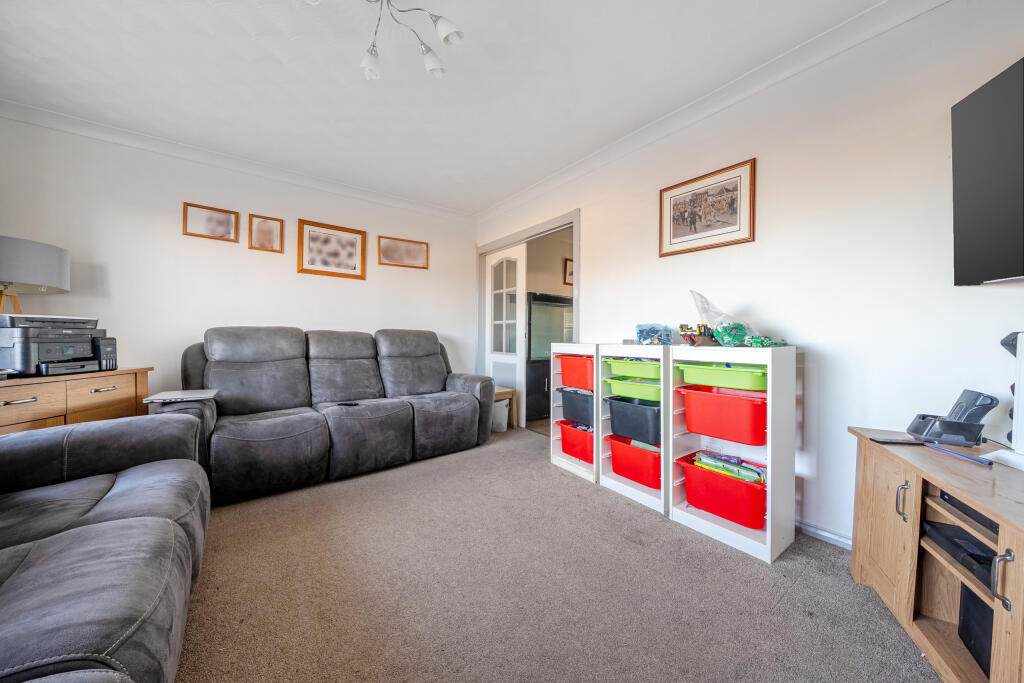 Churchfield Way, Whittlesey, Peterborough, Cambridgeshire photo 4