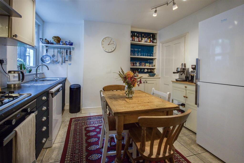 House in South Croydon, Waddon - View 4