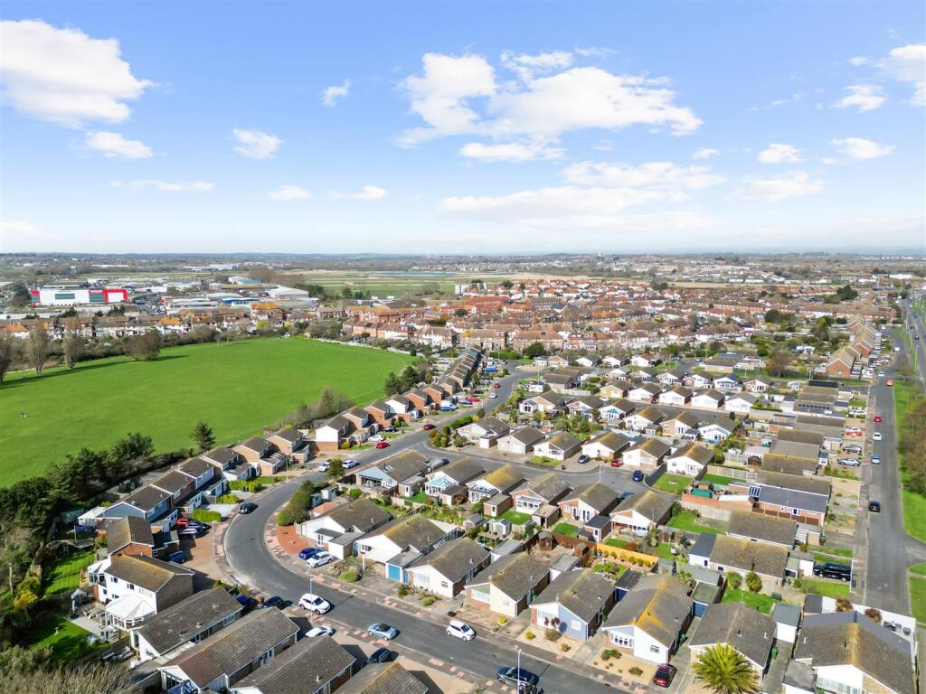 Middleton Drive, Eastbourne photo 2