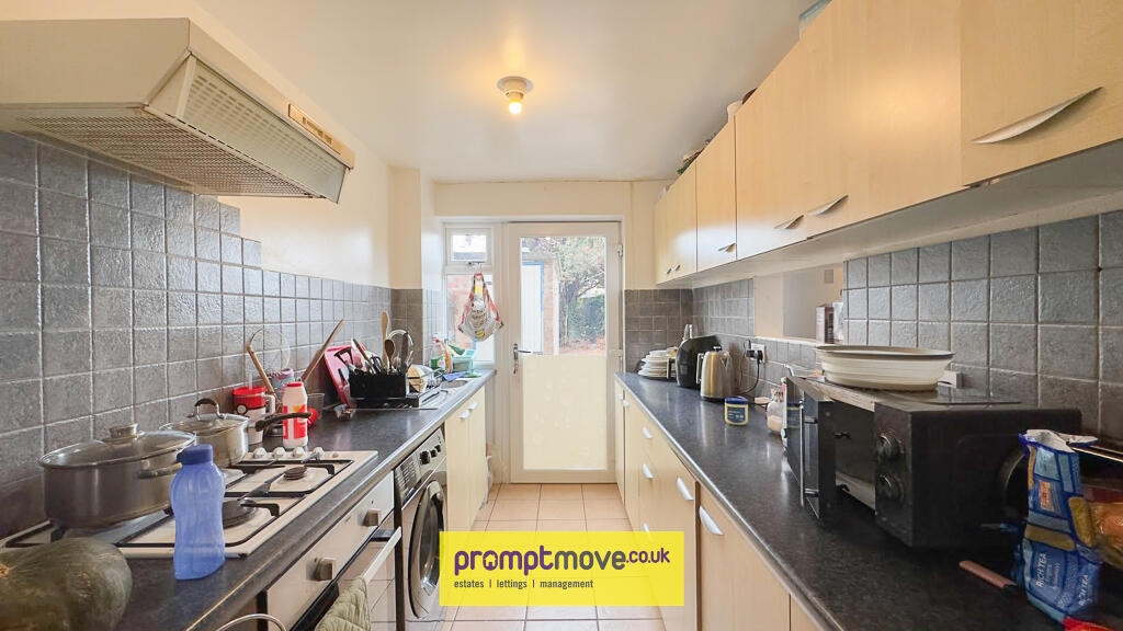 House in Houghton Regis, Central Bedfordshire - View 4