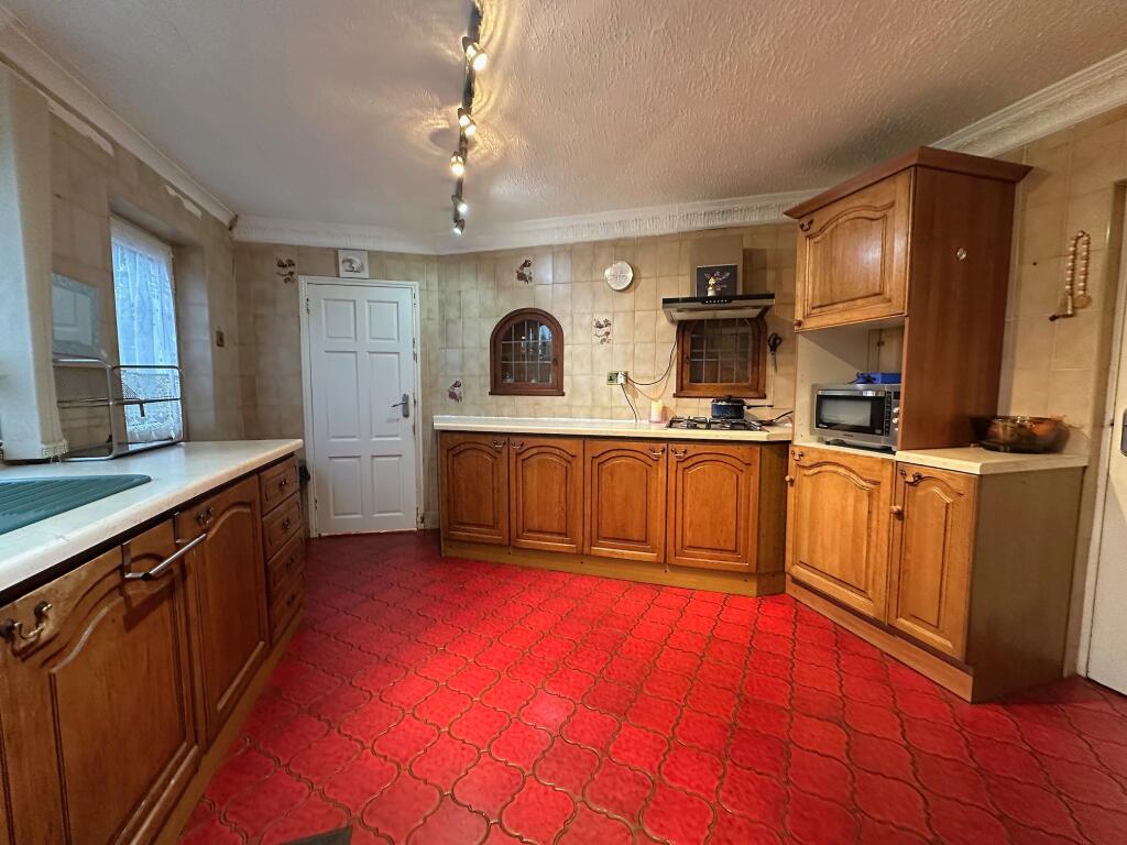 House in Dudley, West Midlands - View 5
